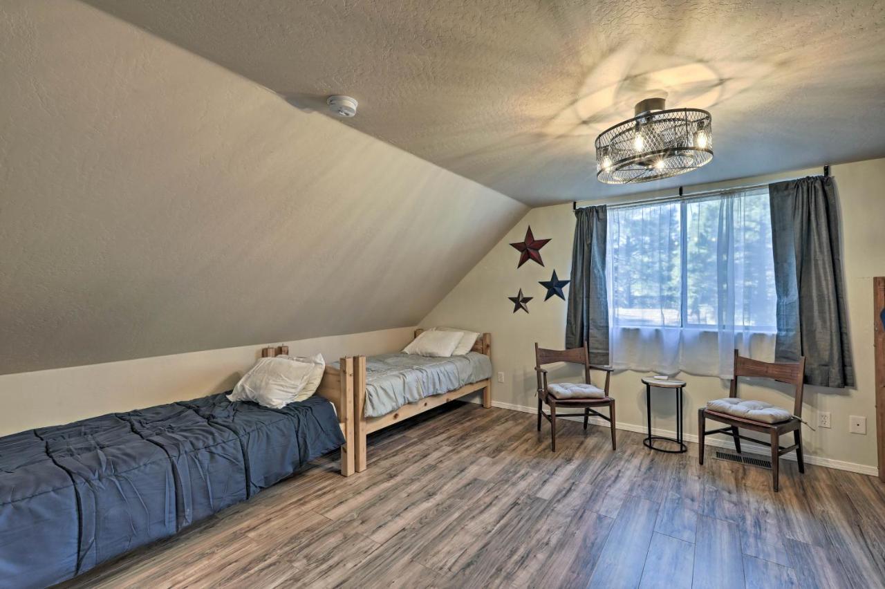 Family-Friendly Forested Home With Snow Play Area! フラッグスタッフ エクステリア 写真