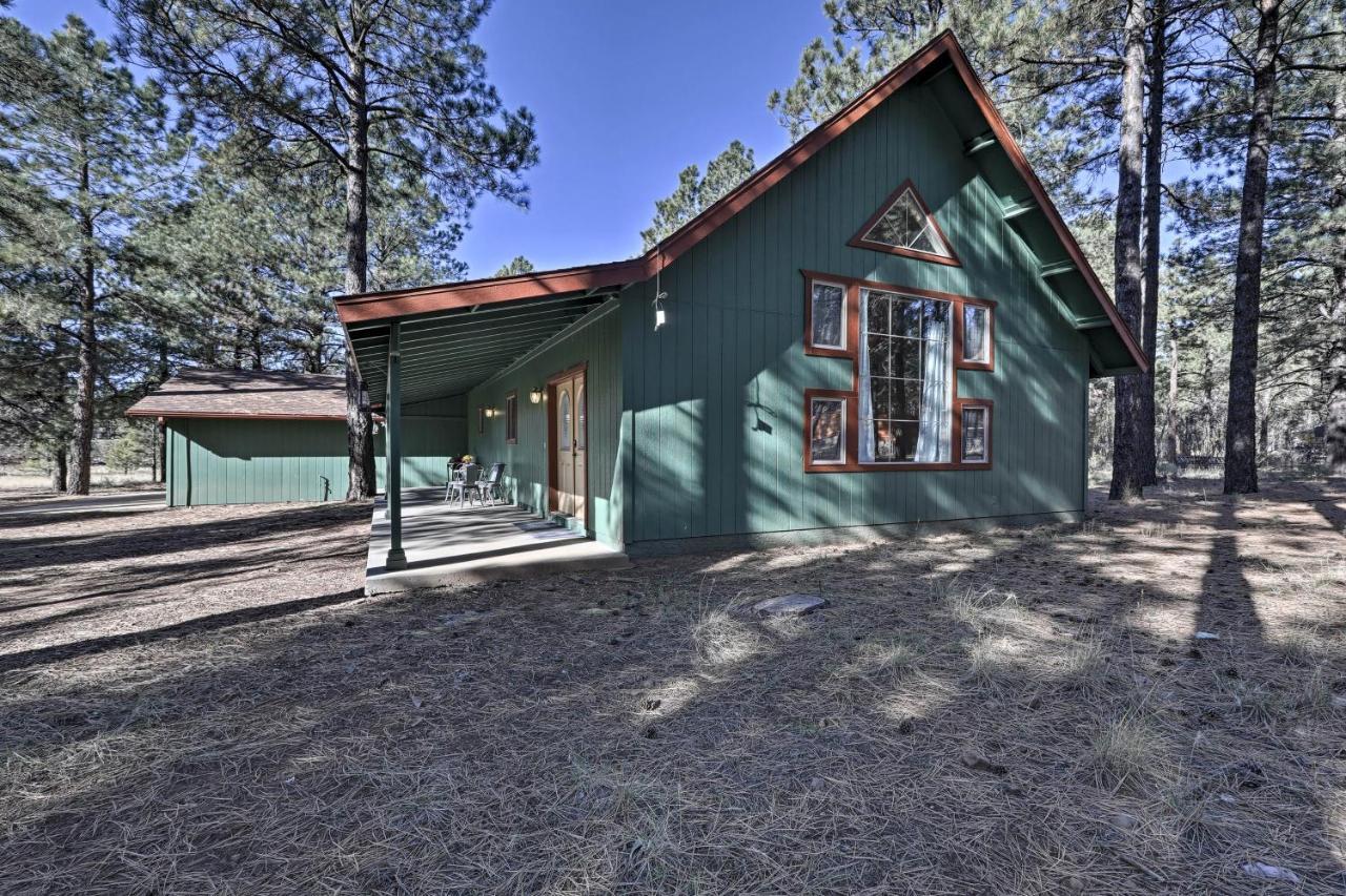 Family-Friendly Forested Home With Snow Play Area! フラッグスタッフ エクステリア 写真